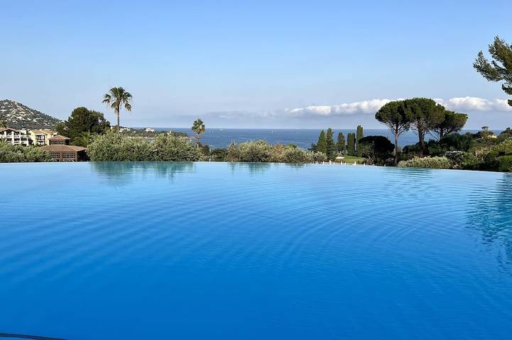 Gîte pour 5 personnes, avec balcon ainsi que jacuzzi et piscine dans Golf De Cap Esterel - 4