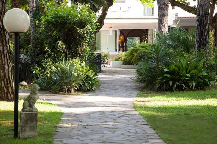 Hotel voor 2 personen, with Terras and Tuin as well as Zwembad in Punta Sabbioni