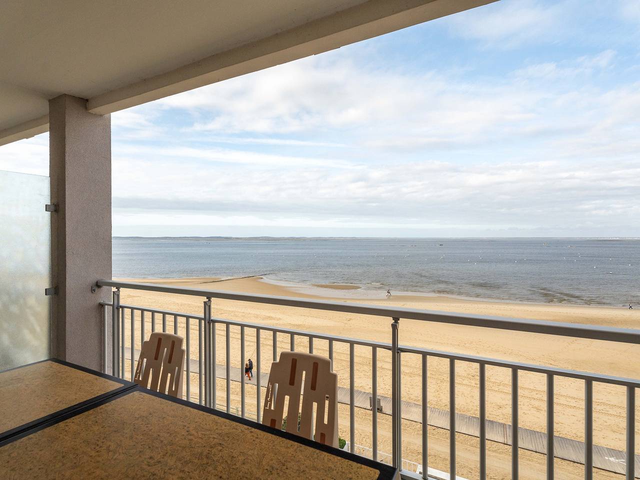 Studio cabin with balcony, private parking, direct beach access, near city center, foto 10
