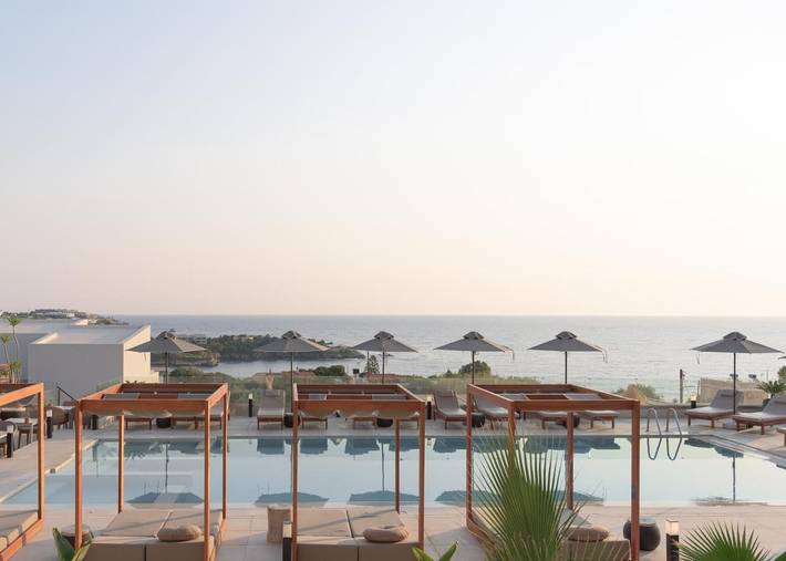 Hôtel pour 3 personnes, avec terrasse et piscine ainsi que sauna et vue