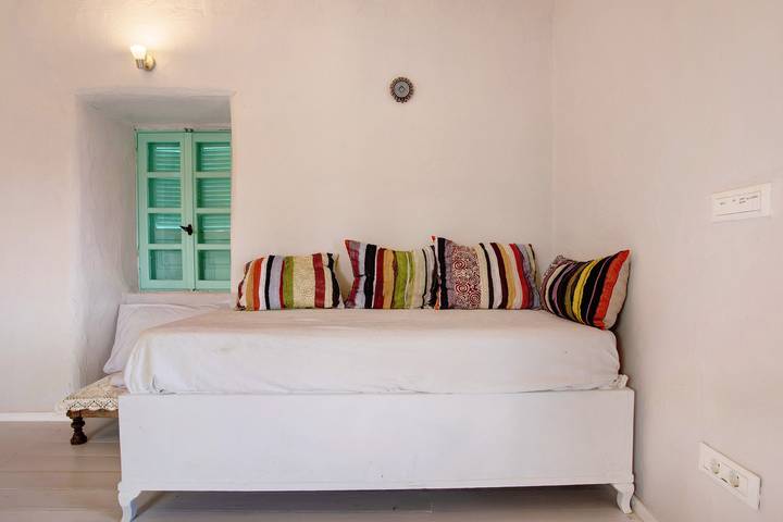 Greek Stone House 'Sira Stonehouse 3' with Sea View, Wi-Fi and Air Conditioning in Agios Nikolaos (Zakynthos), Zakynthos