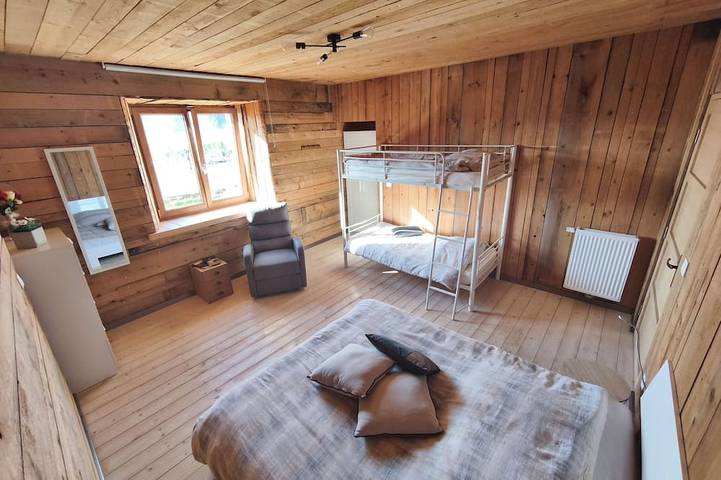 Gîte l autentico, casa fino a 16 persone in Narbief, Jura Francais