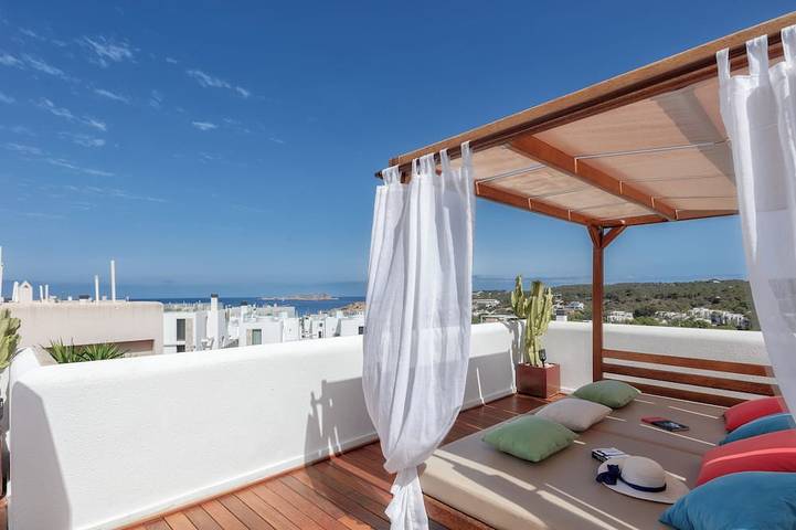 Ferienhaus für 6 Personen, mit Balkon und Whirlpool sowie Garten und Pool