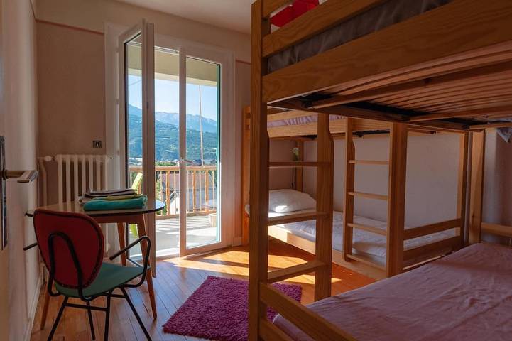 Gîte pour 8 personnes, avec balcon et jardin à Embrun - 4