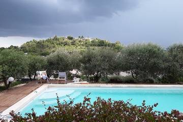 Location de vacances pour 6 personnes, avec jardin à Lussan