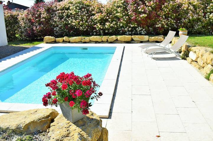 Gîte pour 6 personnes, avec jardin et terrasse à Cailhavel