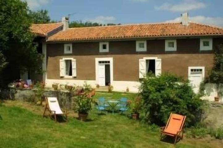 Maison de vacances pour 6 personnes, avec terrasse et jardin, animaux acceptés