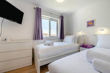 Glamping for 6 People in Newquay, Cornwall, Photo 4