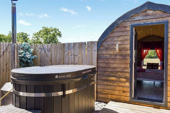 Chalet for 2 people, with hot tub in Norfolk