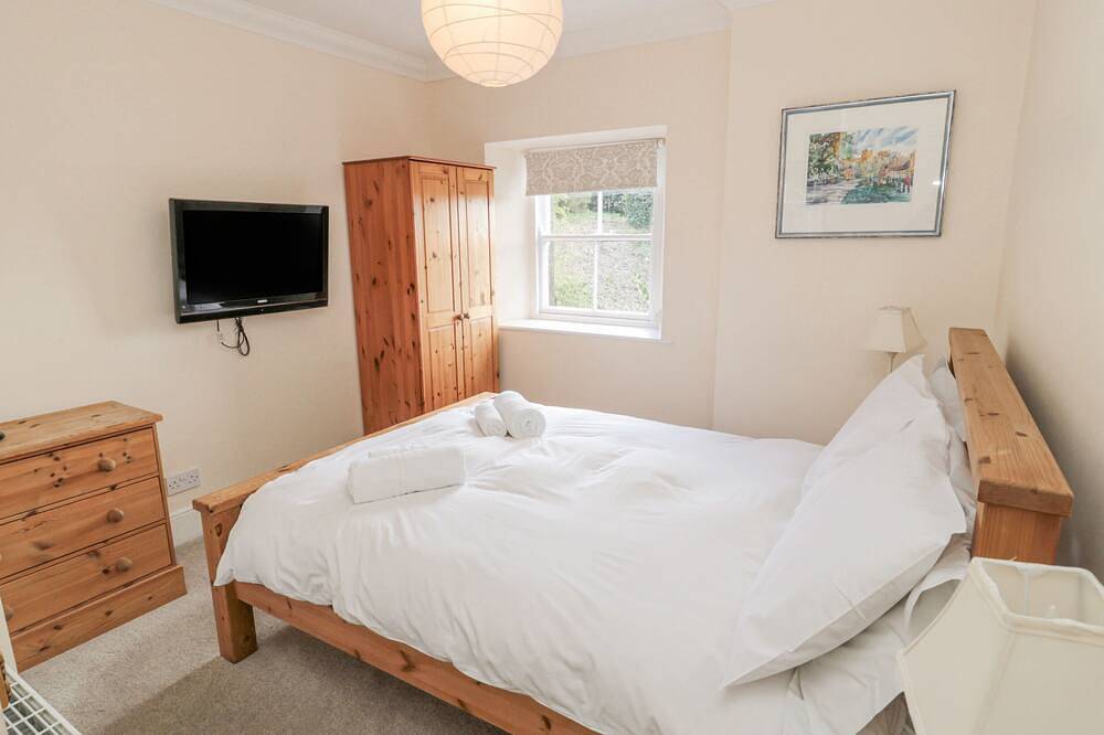 Jubilee House, pet friendly, with a garden in Embleton in Embleton, Northumberland