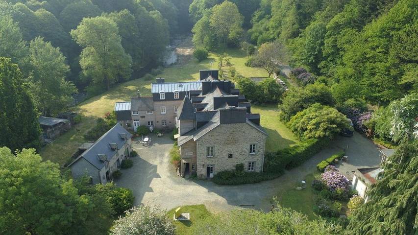 Chambre d’hôte pour 5 personnes, avec vue et jardin, animaux acceptés à Plounévez-Moëdec