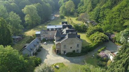 Chambre d’hôte pour 5 personnes, avec vue et jardin, animaux acceptés à Plounévez-Moëdec