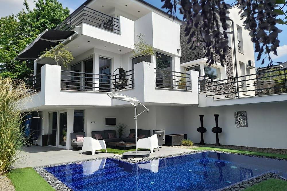 Private Familienvilla mit Jacuzzi und Pool in Wudersch, Budakeszi járás