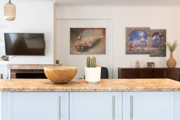 Vacation rental for 8 people, with balcony in Athens