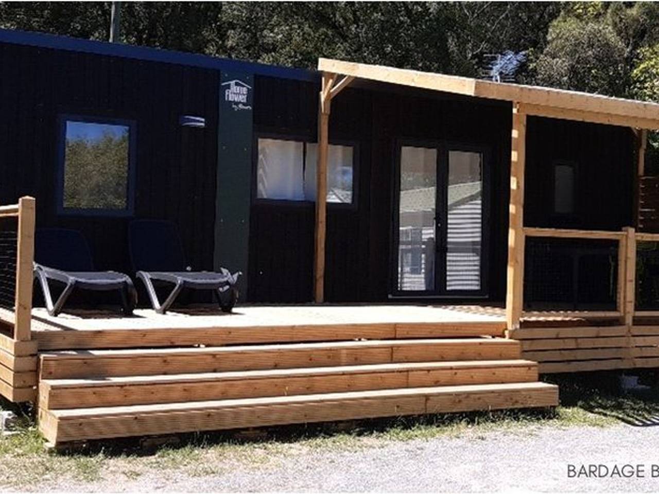 Mobil-home confortable avec 2 chambres et cuisine équipée in La Mothe-Achard, Vallée de la Loire