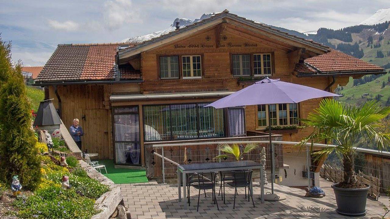 Entire holiday apartment, Holiday apartment for 2 people with garden in Frutigen, Frutigen - Lenk - Adelboden