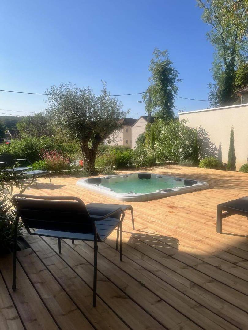 Gîte für 2 Personen mit Terrasse in Porcieu-Amblagnieu, La Tour-du-Pin und Umgebung