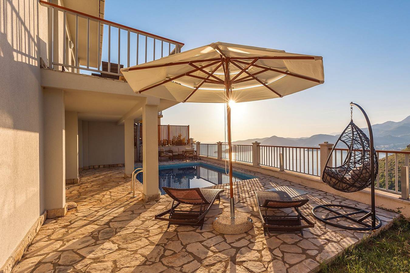 Villa für 6 Personen mit Garten in Sveti Stefan, Opština Budva
