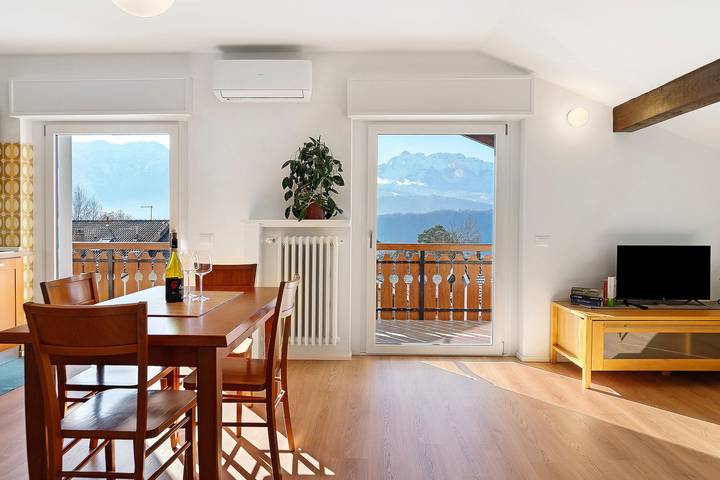 Vakantiewoning voor 6 personen, met Balkon en Uitzicht op het meer