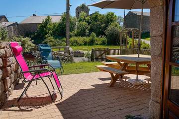 Gîte pour 8 personnes, avec terrasse à Le Malzieu-Forain