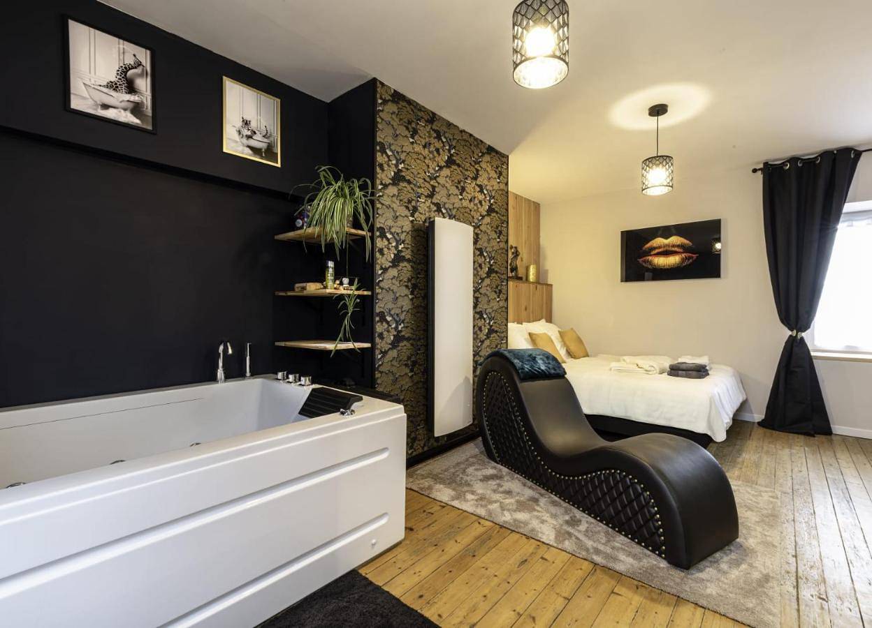 Loveroom Troarn - La Discrète in Saint-Martin-des-Marais, Région de Caen