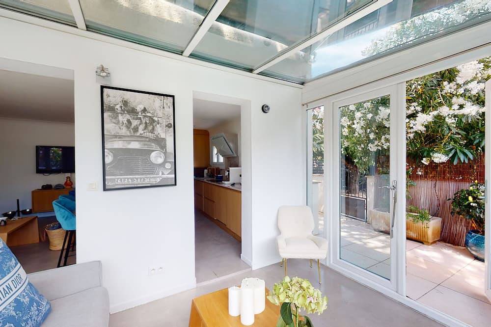 Ganze Wohnung, 700m from Place des Lices. A guaranteed favorite. Garden with Jacuzzi. Parking in Saint-Tropez, Mittelmeerküste (Frankreich)