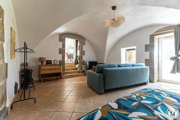 Location de vacances pour 2 personnes, avec terrasse à Aydat