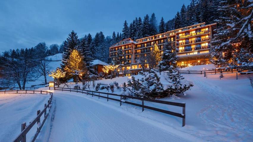 Hôtel pour 6 personnes, avec vue et jardin ainsi que sauna et piscine, animaux acceptés