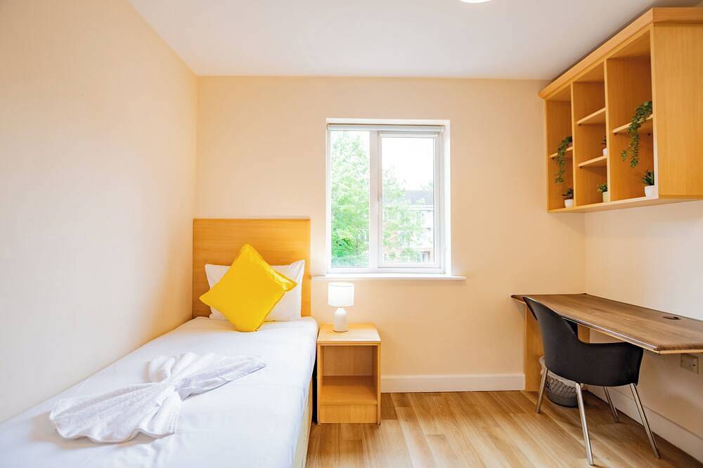Entire apartment, Clean & Spacious 4 Bedroom in Limerick in Limerick, County Limerick