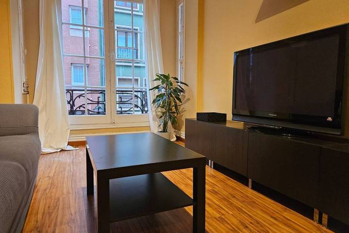 Entire apartment, 135B1 apartment in Gijon in Distrito Centro (Gijón), Gijón