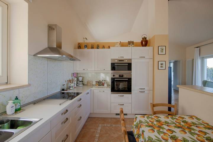 Appartamento intero, Appartamento "Villa Stauder" con vista mare, Wi-Fi e aria condizionata in Genzano di Roma, Castelli Romani