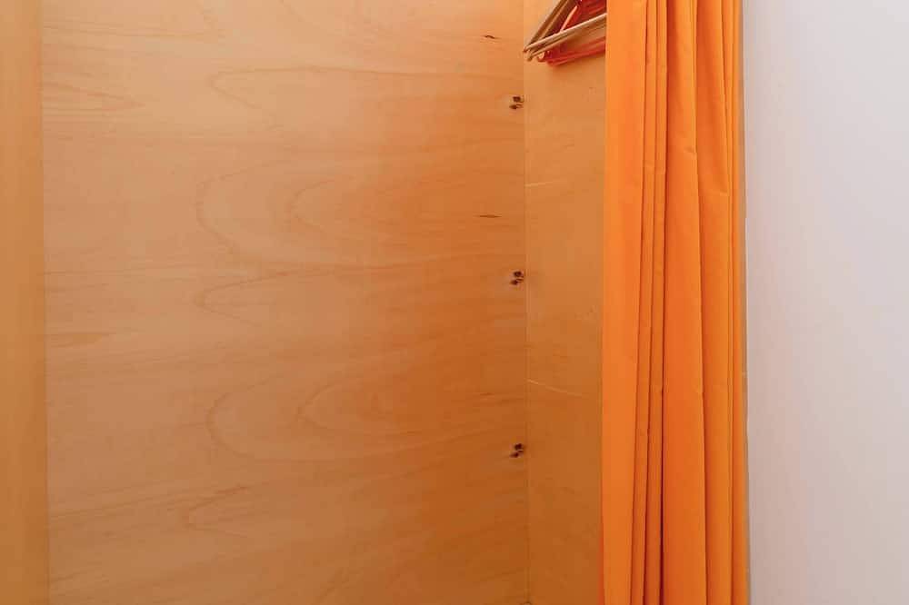Porto Lounge Hostel - Cozy Bright Room w Balcony in Vitória (Porto), Porto