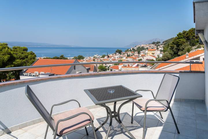 Apartament wakacyjny dla 2 osób, z Balkon/ taras w Baška Voda