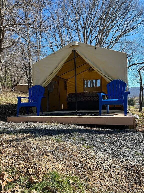 Camping for 4 Guests in Blue Ridge Mountains