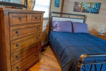 Log Cabin for 6 Guests in Illinois, USA, Picture 3