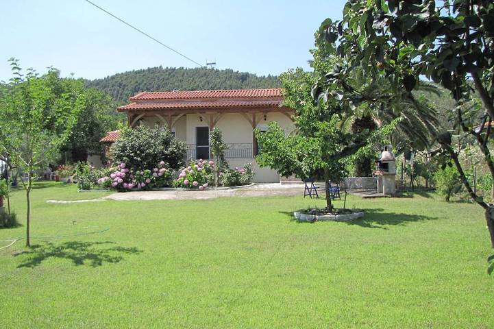 Tranquil Retreat in Vourvourou: Discover Serenity at Magda House, Sithonia Halkidiki in Vourvourou, Sithonia Peninsula