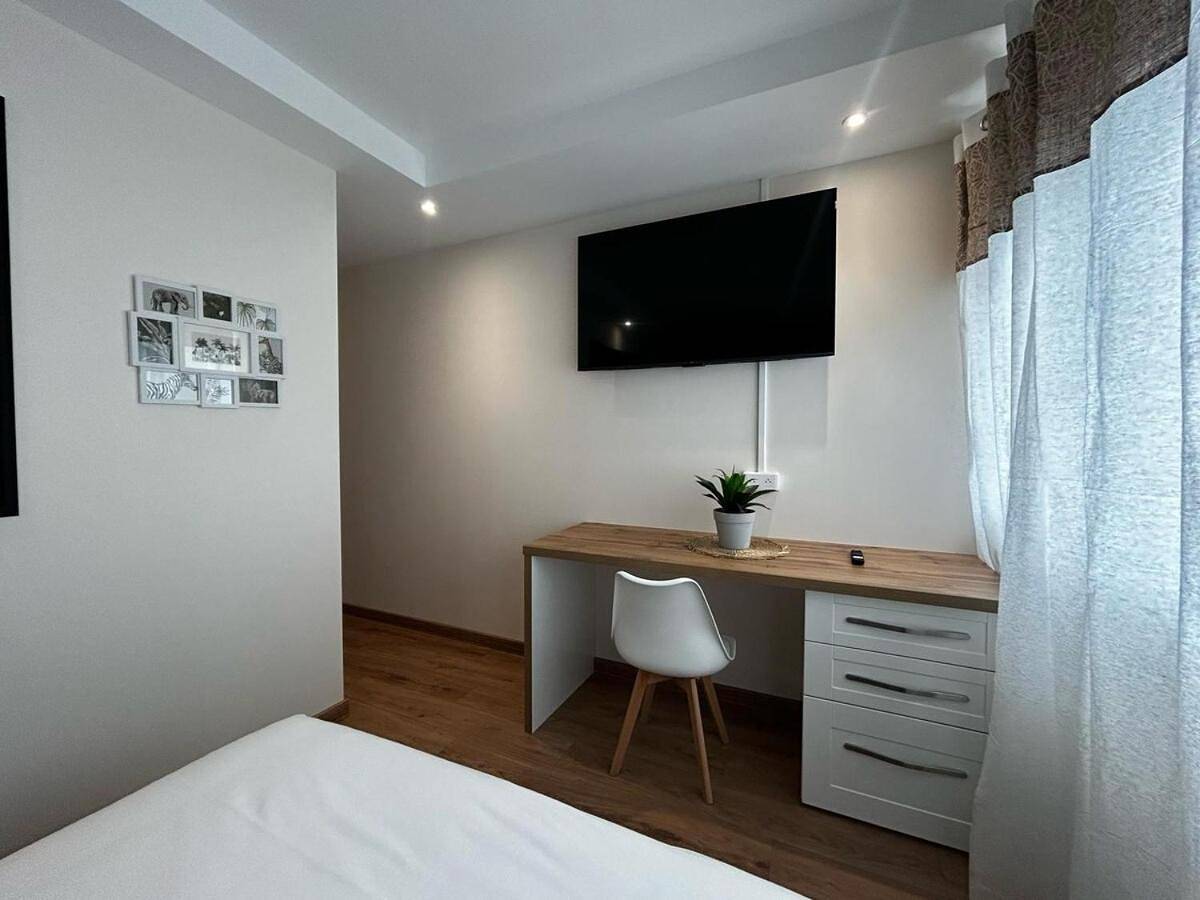 Appartement entier, One-Bedroom Apartment in Panazol, Région de Limoges