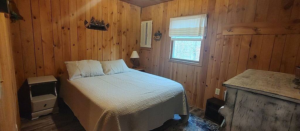 Eigenes Badezimmer-Kabine-Blick auf den Wald-The Nest-Standard in Hocking County