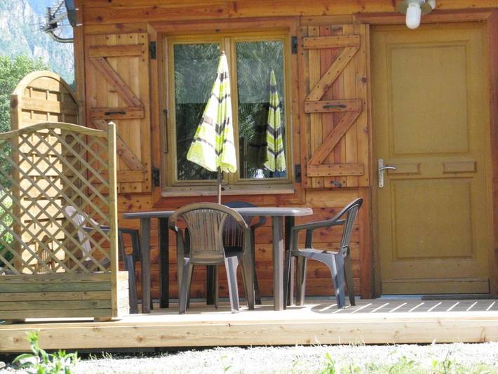 Chalet pour 3 personnes, avec terrasse ainsi que vue et jardin, animaux acceptés à Le Bourg-d'Oisans - 2