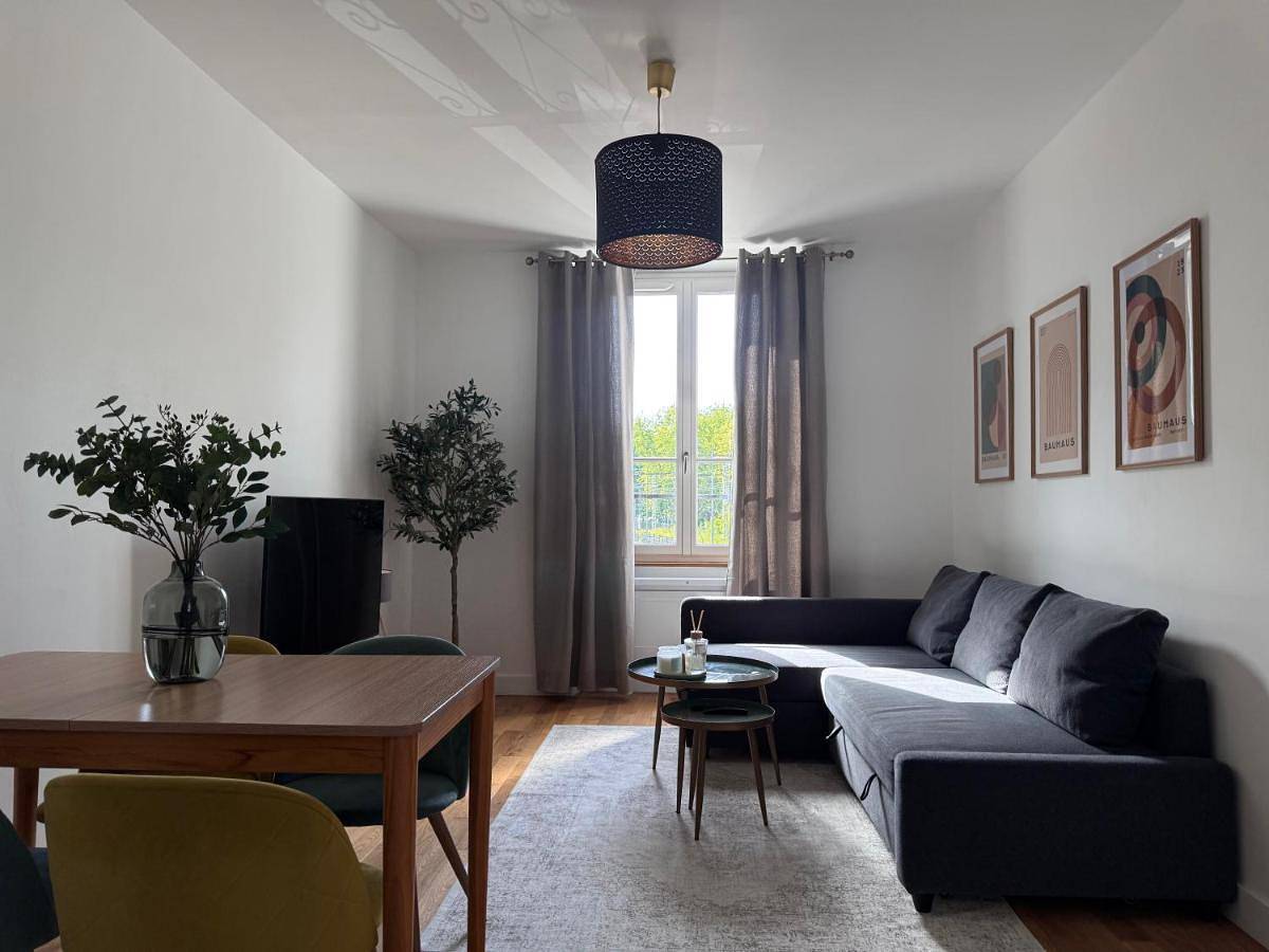 Appartement entier, Cozy cocoon in the heart of town Hec & Tecomah in Jouy-en-Josas, Yvelines