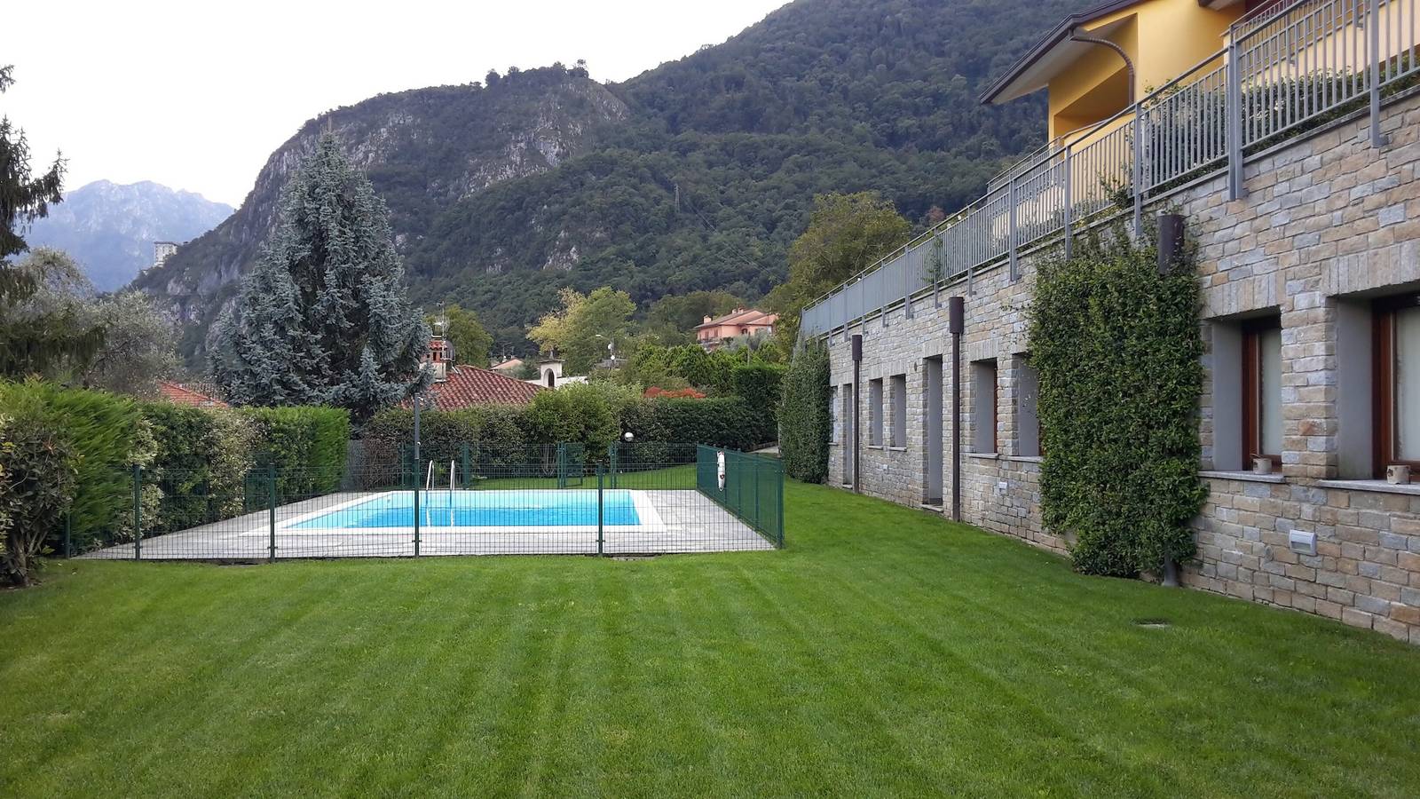 Appartamento per 4 Persone in Onno (Oliveto Lario), Oliveto Lario