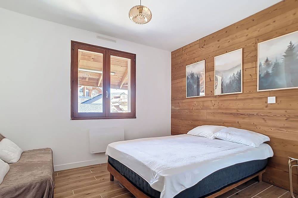 House in Formigueres Real with a sunroom, game room, and a terrace with a fire pit in Réal, Parc naturel régional des Pyrénées catalanes