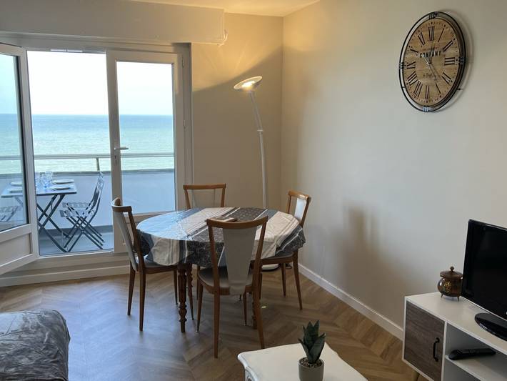 Gîte pour 4 personnes, avec Balcon à Varaville