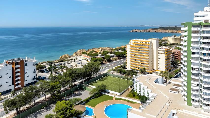 Ganze Wohnung, Apartment „Vista Bonita“ mit Meerblick, WLAN und Klimaanlage in Praia da Rocha, Portimão