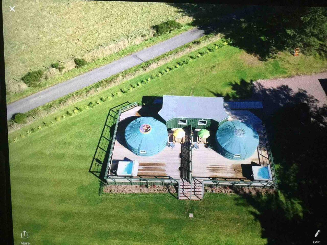 Green Yurt with Hot Tub - Sleeps 4, Parking & Pets in Aberdeenshire