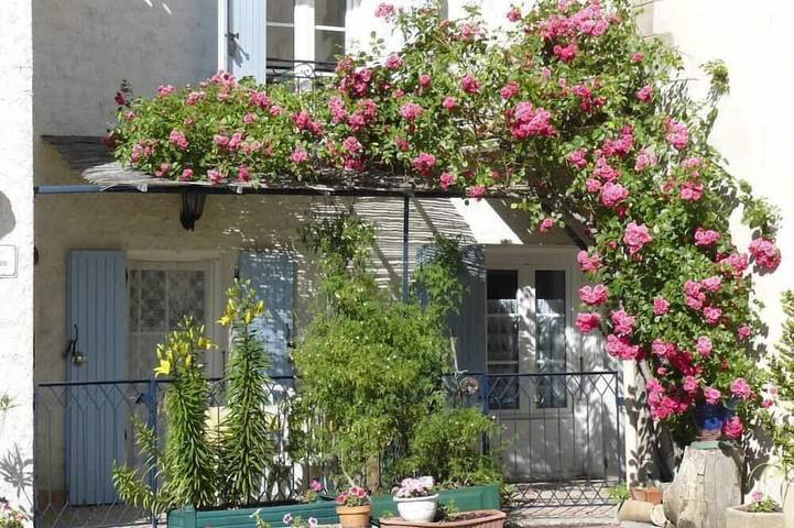 Gîte pour 4 personnes, avec terrasse à Le Chaffaut-Saint-Jurson