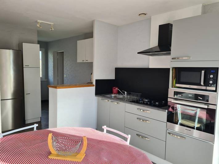 Gîte pour 6 personnes, avec jardin ainsi que terrasse et piscine, animaux acceptés dans Allier - 3