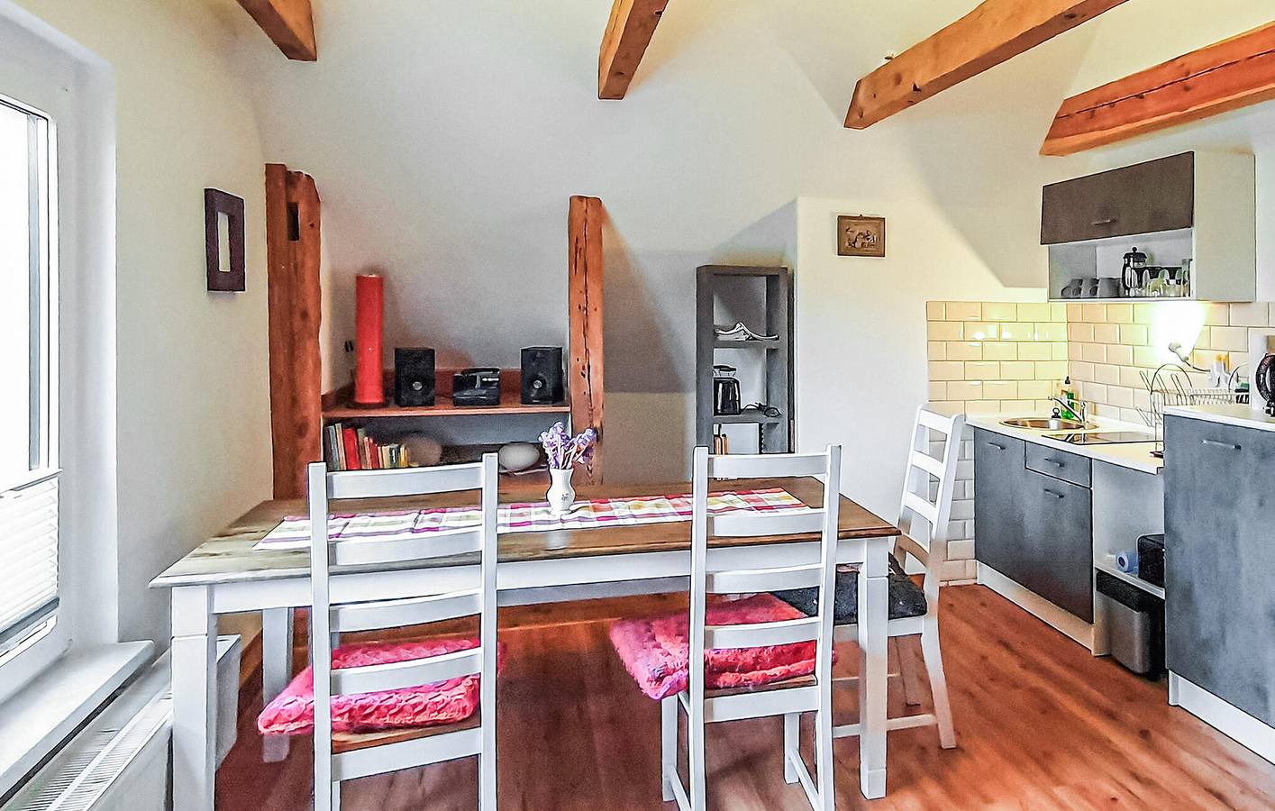 Ganze Ferienwohnung, Gemütliche Wohnung mit Parkplatz und TV in der Nähe des Lewitzrand-Centers in Lewitzrand, Ludwigslust-Parchim