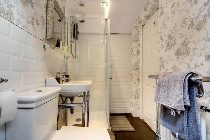 Entire apartment, Carnegie Library Bronte Apartment in South Yorkshire