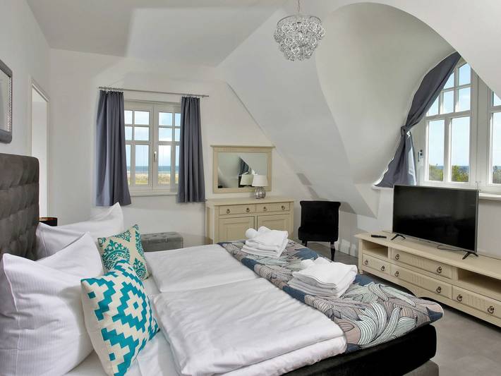 Ferienhaus für 6 Personen, mit Sauna und Ausblick sowie Terrasse und Garten, kinderfreundlich in Lobbe - 4